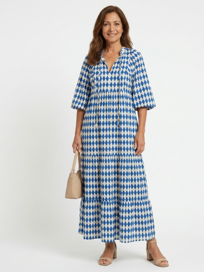 Elodie | Vestido Midi Acampanado con Estampado de Diamantes