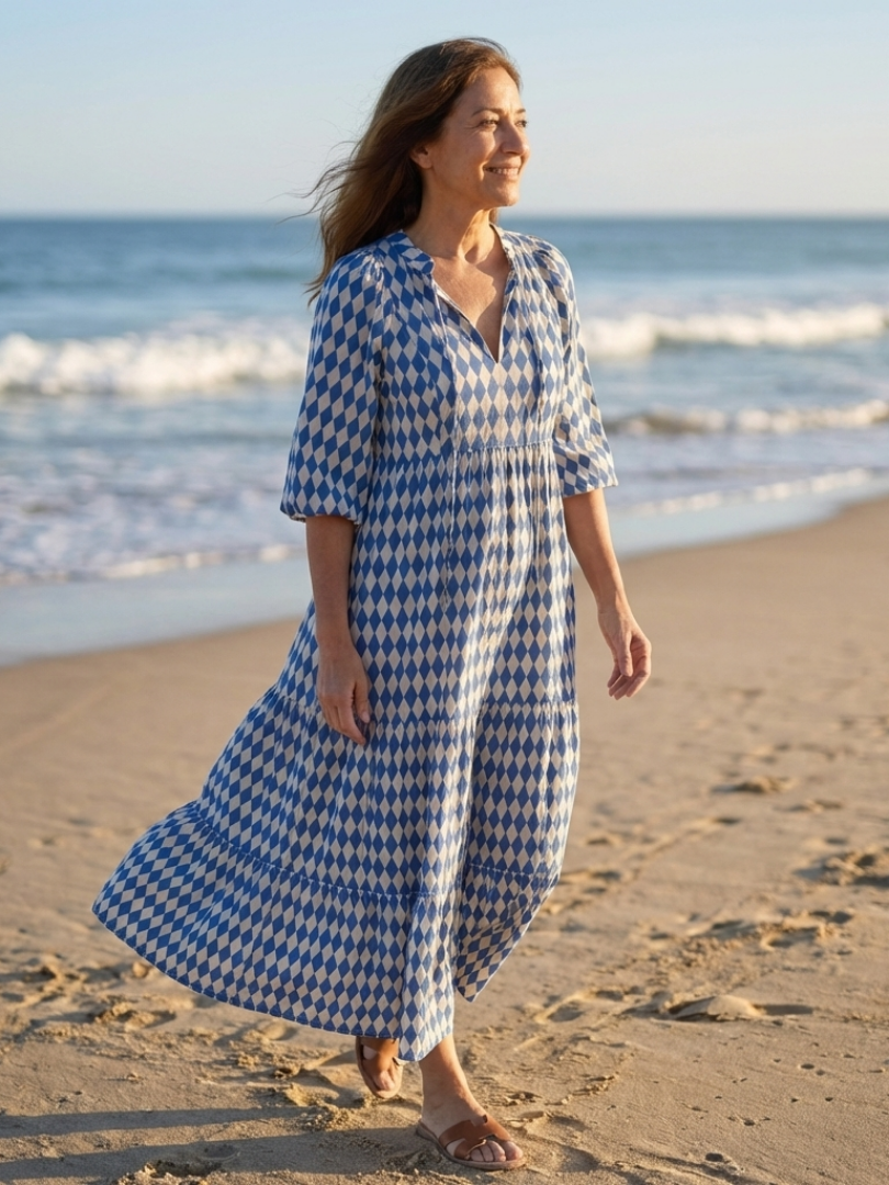Elodie | Vestido Midi Acampanado con Estampado de Diamantes